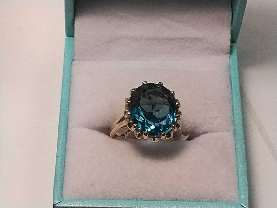 Women's Ring - Yellow Gold 10k (.417) 4.8 grams Size 5