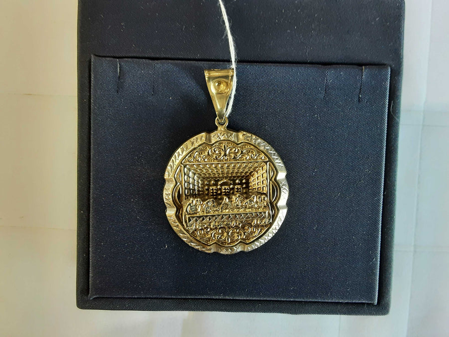 Religious Pendant - Yellow Gold 10k (.417) 5.6 grams
