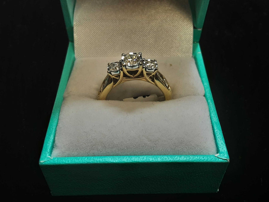 Women's Ring - Yellow Gold 10k (.417) 4.6 grams Size 7