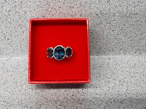 Women's Ring - Silver 4.5 Grams Size 7.5