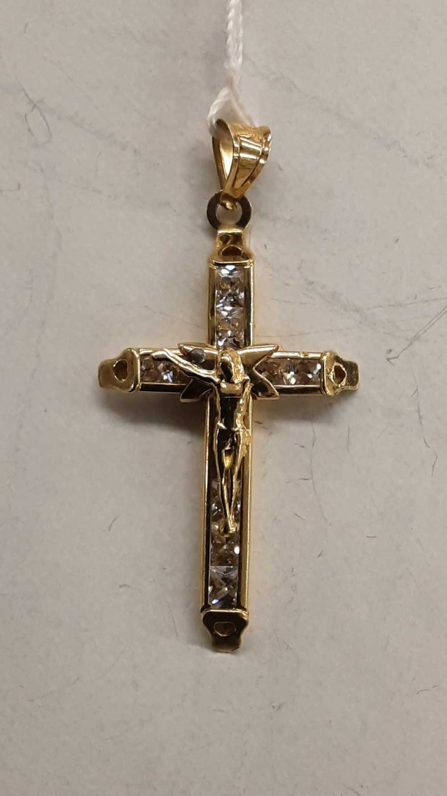 Religious Pendant - Yellow Gold 10k (.417) 1.1 grams