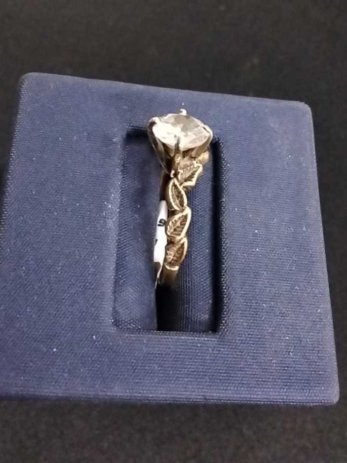 Women's Ring - Solitaire - Yellow Gold 14k (.585) 2.9 grams Size 20