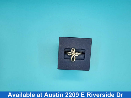 Women's Ring - Silver 5.2 grams Size 8