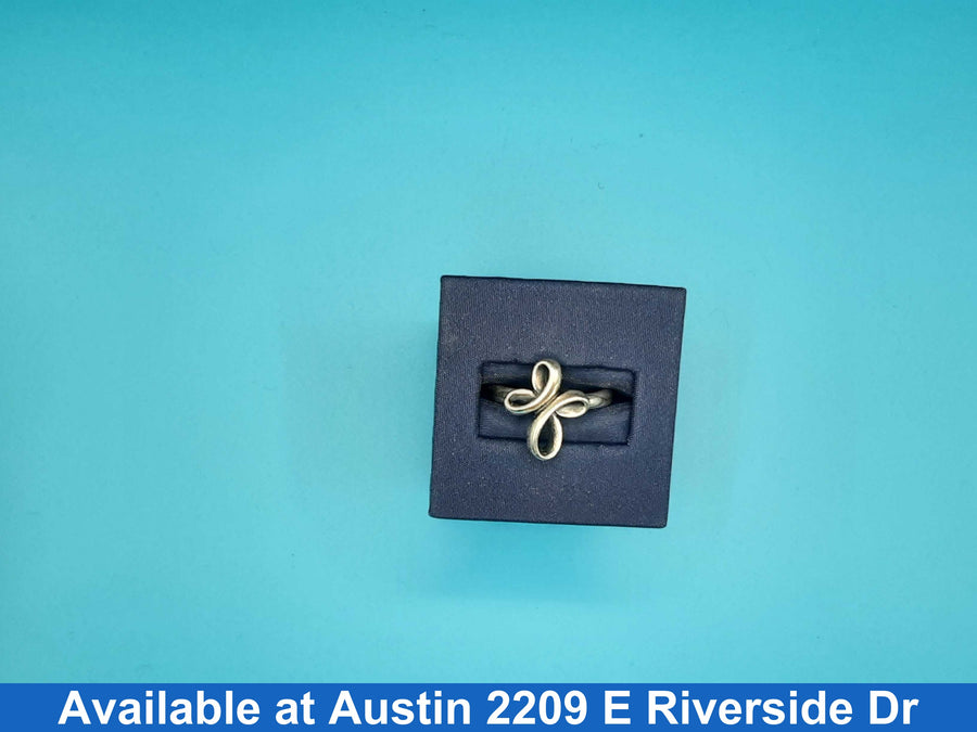 Women's Ring - Silver 5.2 grams Size 8