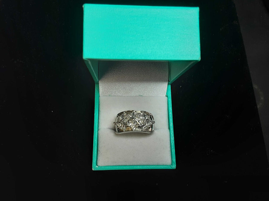Women's Ring - White Gold 14k (.585) 6.4 grams Size 8