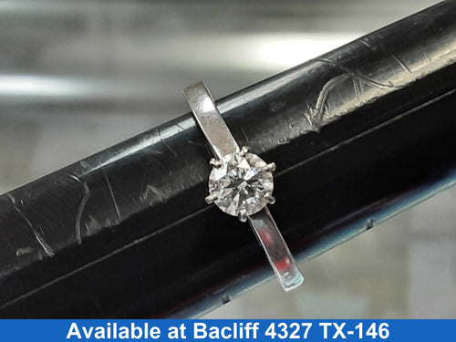 Women's Ring - Solitaire - Platinum 4.1 grams Size 8