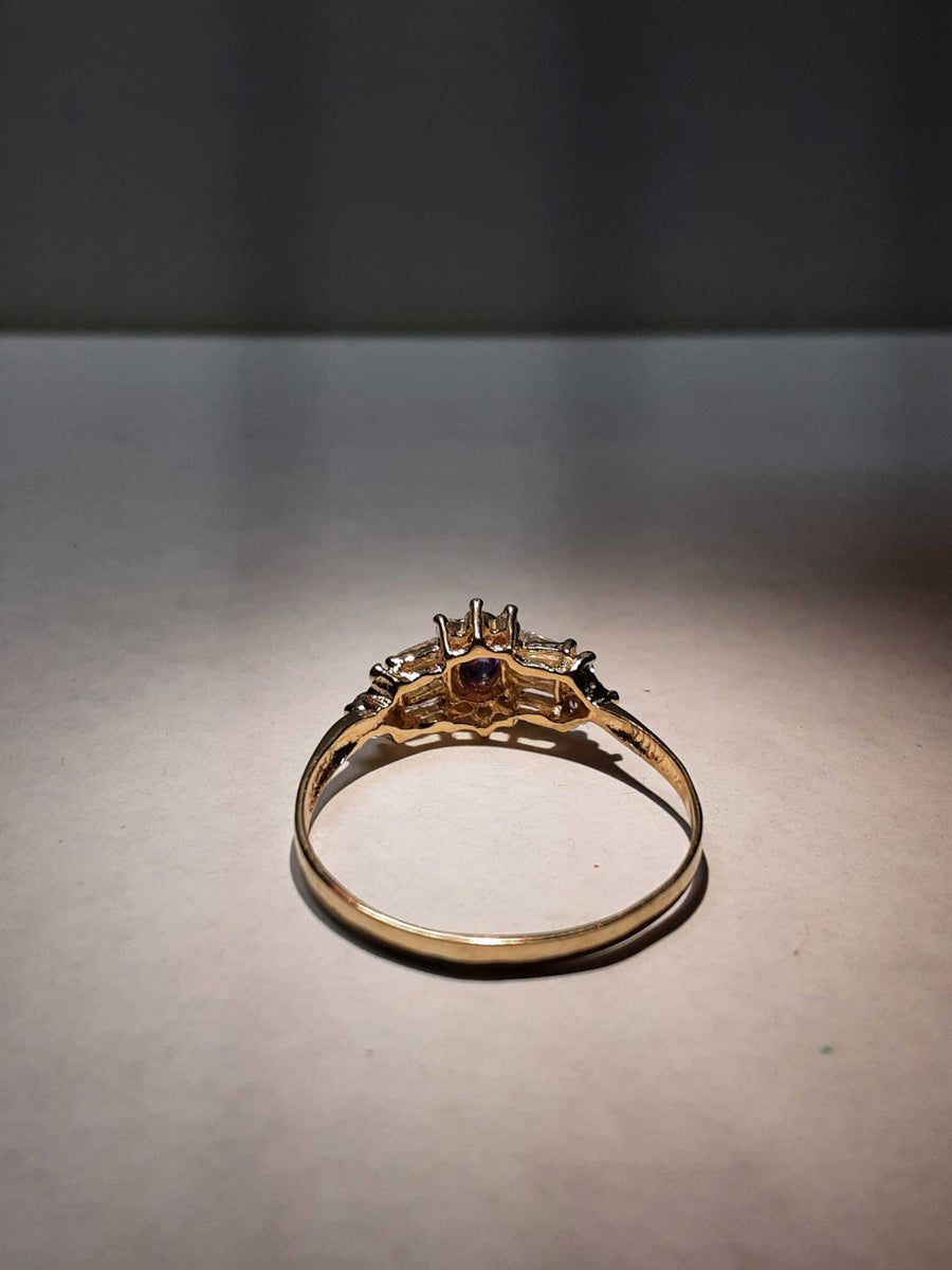 Women's Ring - Yellow Gold 10k (.417) 1.9 grams Size 10.5