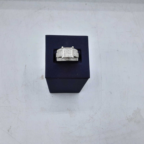 Men's Ring - Yellow Gold 10k (.417) 2.9 grams Size 10.5