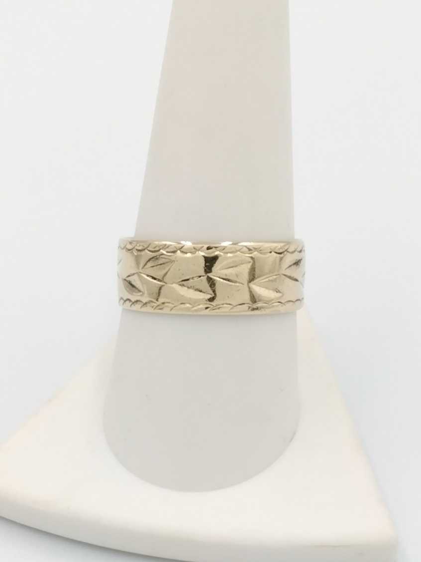 Ring - Wedding Band - Yellow Gold 14k (.585) 4.6 grams Size 10