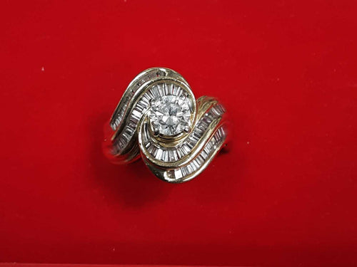 Women's Ring - Yellow Gold 14k (.585) 7.6 grams Size 7.5