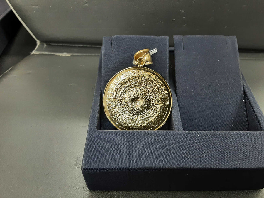 Religious Pendant - Yellow Gold 10k (.417) 7.8 grams