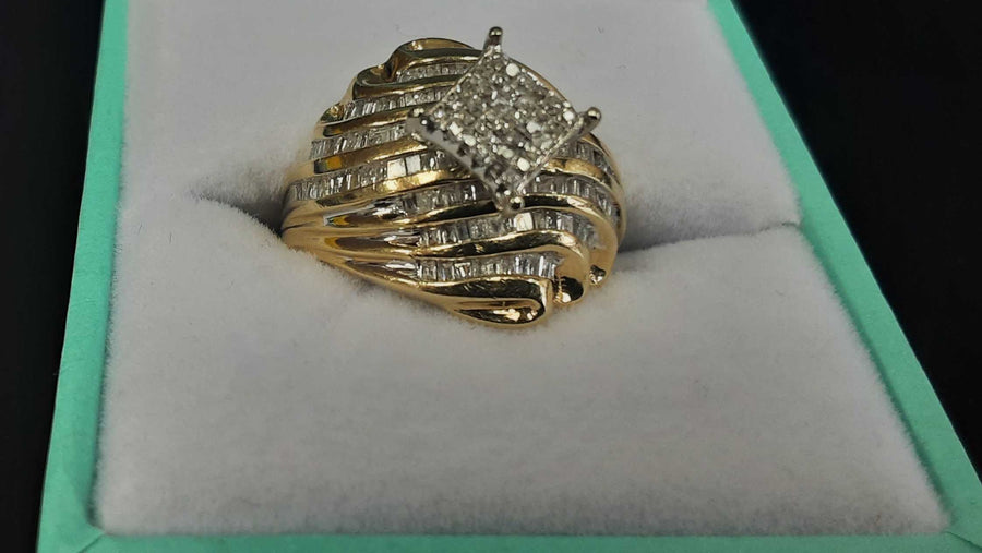 Women's Ring - Yellow Gold 14k (.585) 5.4 grams Size 9.5