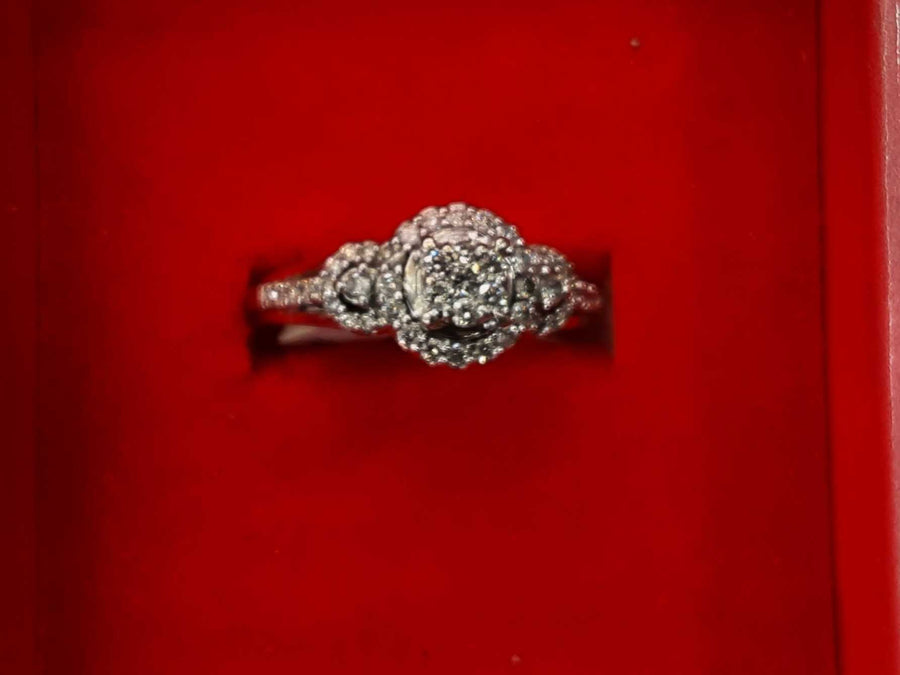 Women's Ring - White Gold 10k (.417) 3.2 grams Size 6.5