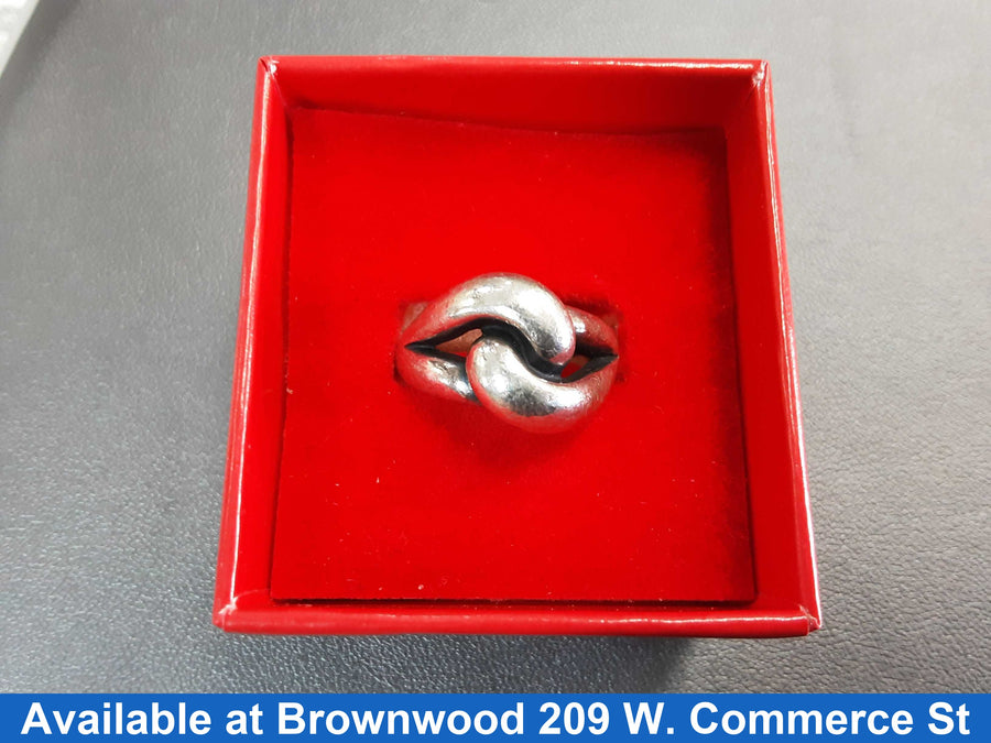 Women's Ring - Silver 8.2 grams Size 8