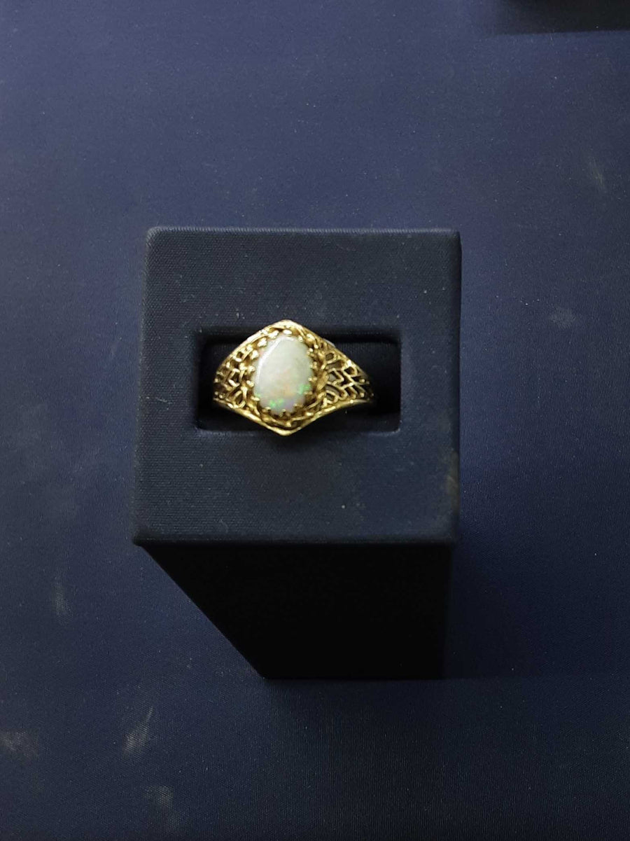 Women's Ring - Solitaire - Yellow Gold 14k (.585) 3.7 grams Size 8
