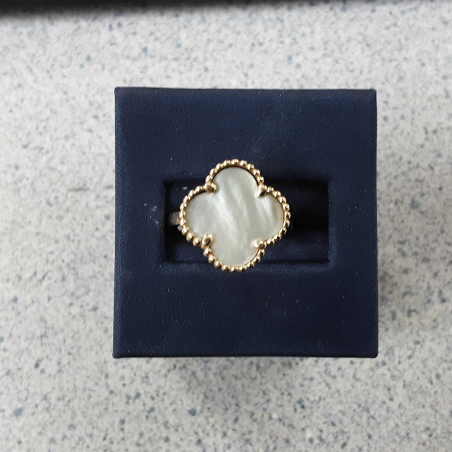 Women's Ring - Yellow Gold 14k (.585) 3.3 grams Size 7