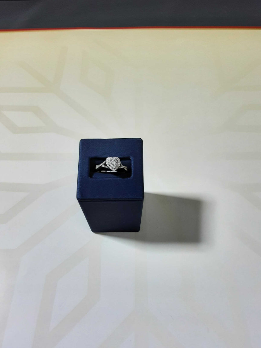 Women's Ring - Yellow Gold 10k (.417) 3.3 grams Size 7.5