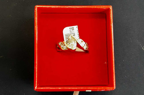 Women's Ring - Yellow Gold 10k (.417) 6.4 grams Size 9