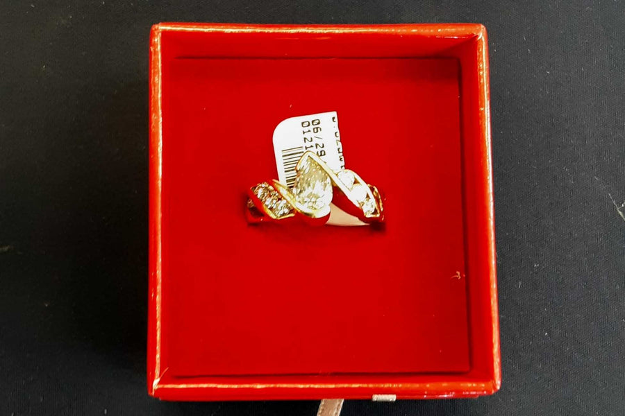 Women's Ring - Yellow Gold 10k (.417) 6.4 grams Size 9