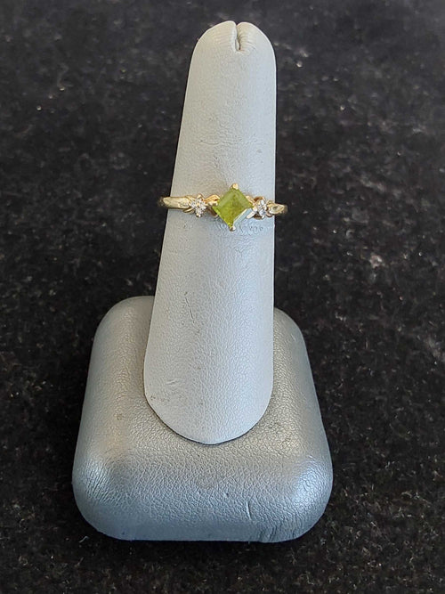 Women's Ring - Yellow Gold 10k (.417) 1.5 grams Size 6.5