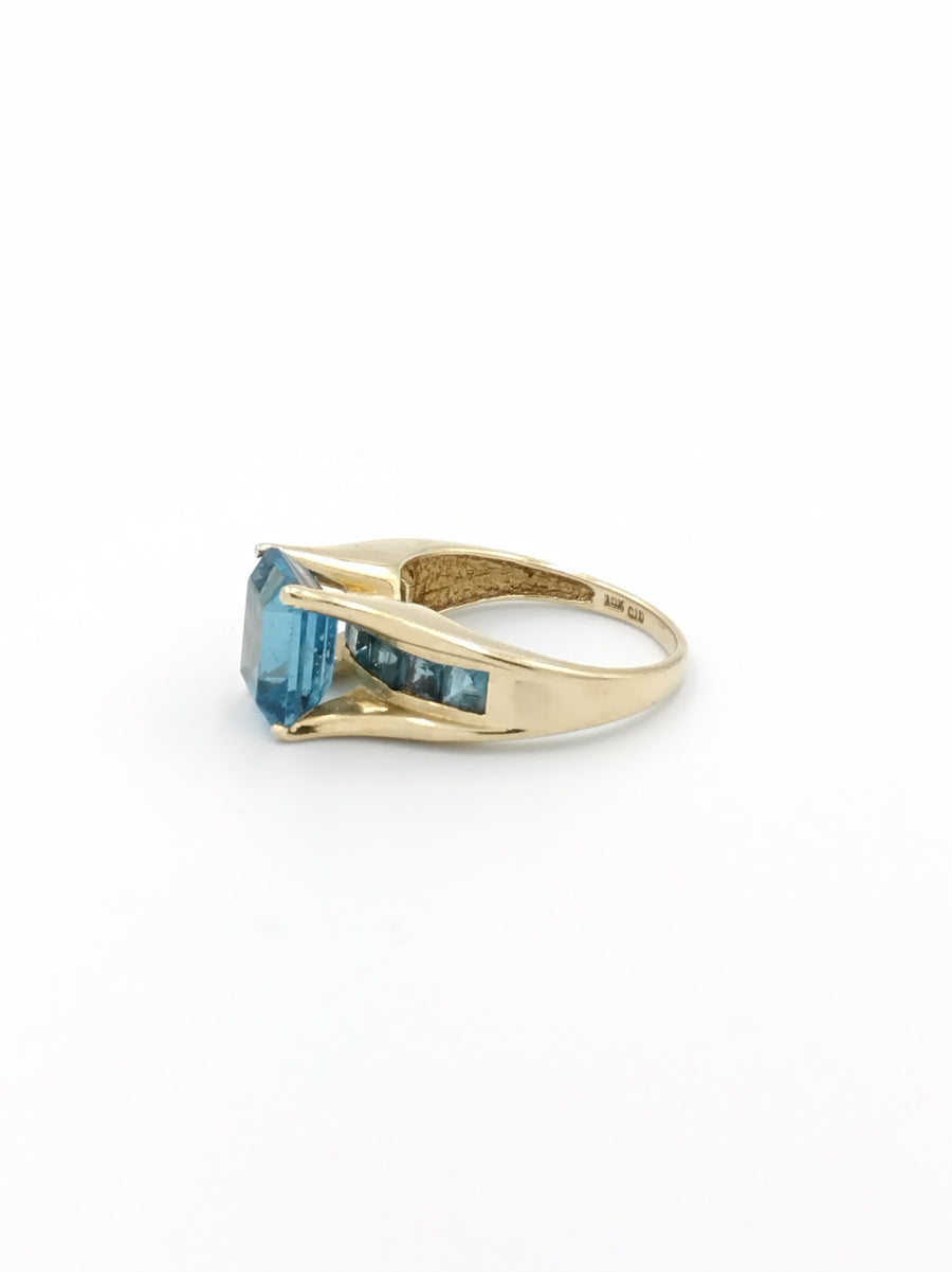 Women's Ring - Yellow Gold 10k (.417) 5.3 grams Size 7