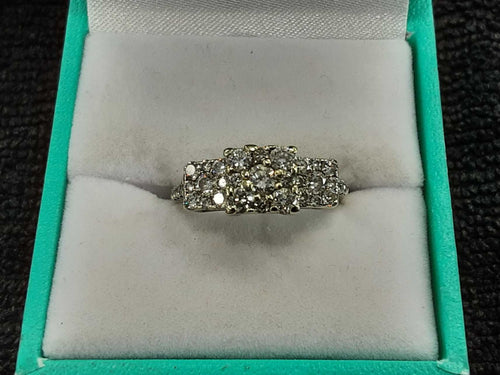 Women's Ring - White Gold 10k (.417) 2.9 grams Size 6