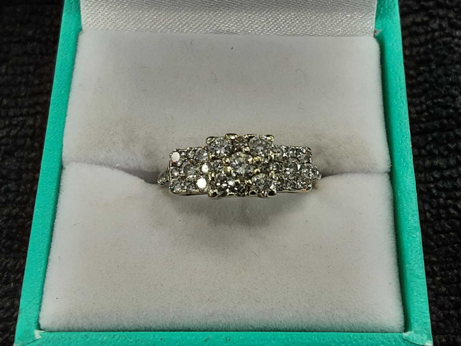 Women's Ring - White Gold 10k (.417) 2.9 grams Size 6