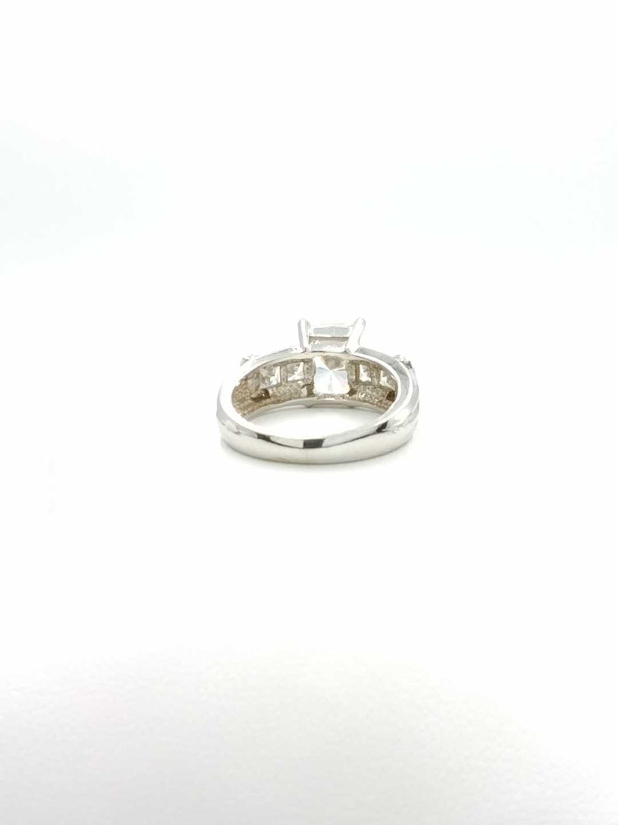 Women's Ring - White Gold 14k (.585) 7 grams Size 7