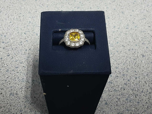 Women's Ring - Silver 3.7 grams Size 6.5
