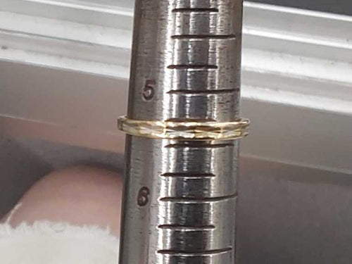 Women's Ring - Yellow Gold 14k (.585) 1.2 Grams Size 5.5