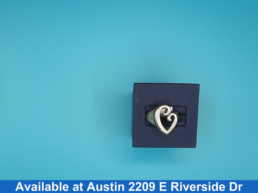 Women's Ring - Silver 8.1 grams Size 20