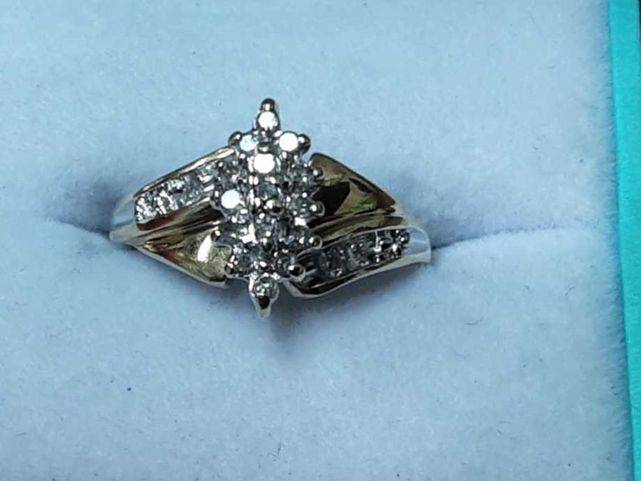 Women's Ring - Yellow Gold 10k (.417) 2.7 grams Size 7.5