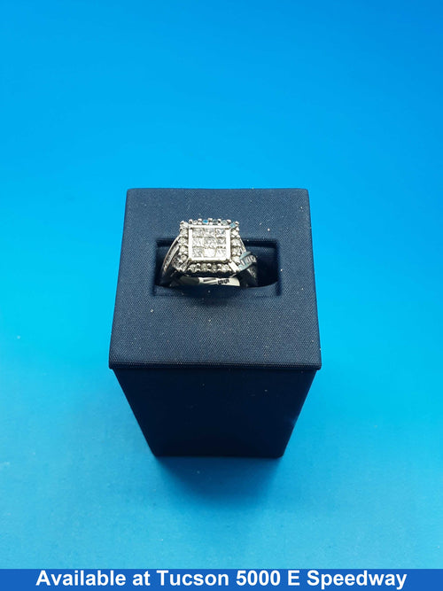 Women's Ring - White Gold 10k (.417) 5.6 grams Size 20