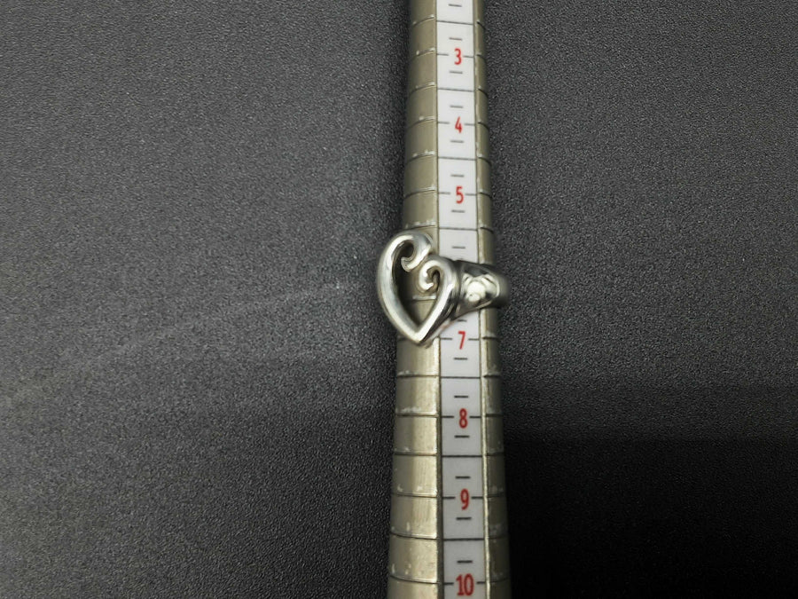 Women's Ring - Silver 7.9 grams Size 9
