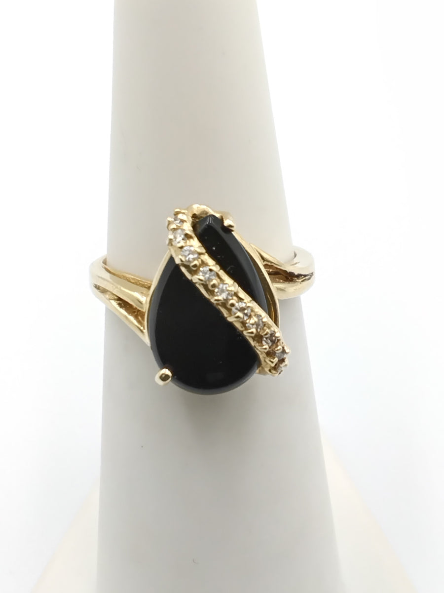 Women's Ring - Yellow Gold 14k (.585) 3.2 grams Size 5.5