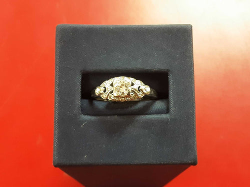 Women's Ring - White Gold 10k (.417) 2.9 grams Size 7