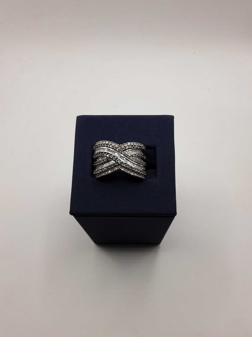 Women's Ring - White Gold 10k (.417) 4.6 grams Size 8