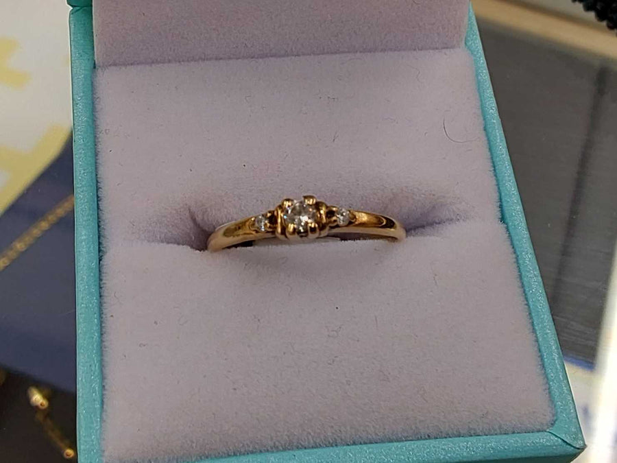 Women's Ring - Yellow Gold 14k (.585) 1.3 Grams Size 7.5
