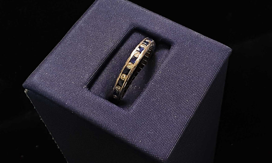 Women's Ring - Anniversary - White Gold 18k (.750) 2.2 grams Size 6.5