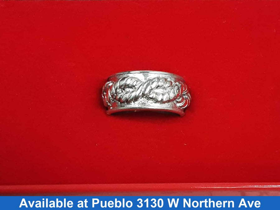 Women's Ring - Silver 8 grams Size 6