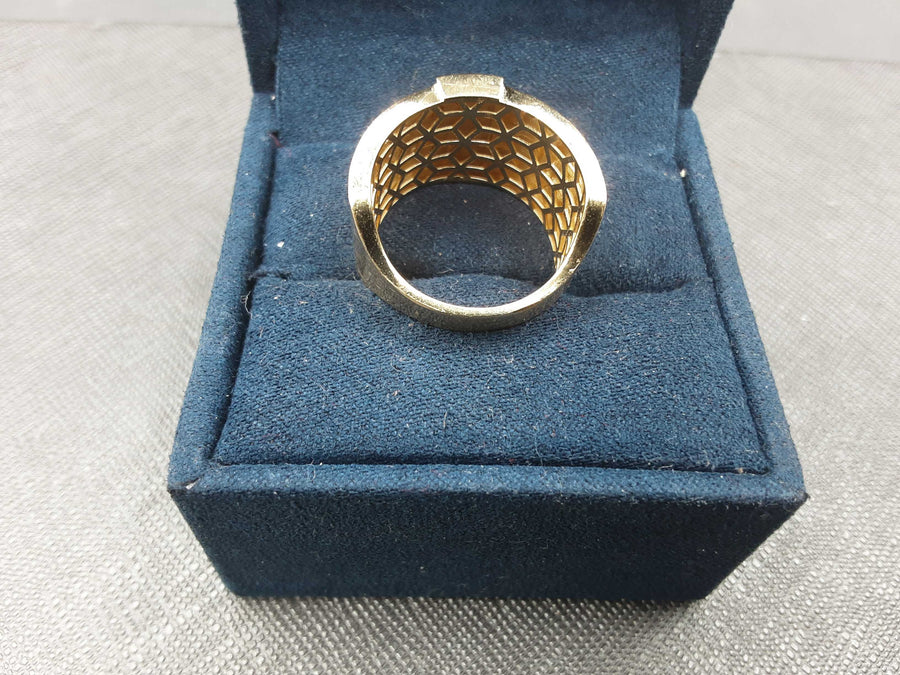 Women's Ring - Yellow Gold 18k (.750) 4.8 grams Size 7.5