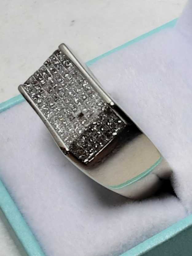 Men's Ring - White Gold 10k (.417) 9.6 grams Size 12