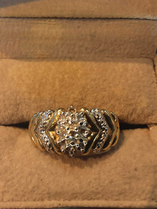 Women's Ring - Yellow Gold 10k (.417) 2.2 grams Size 8