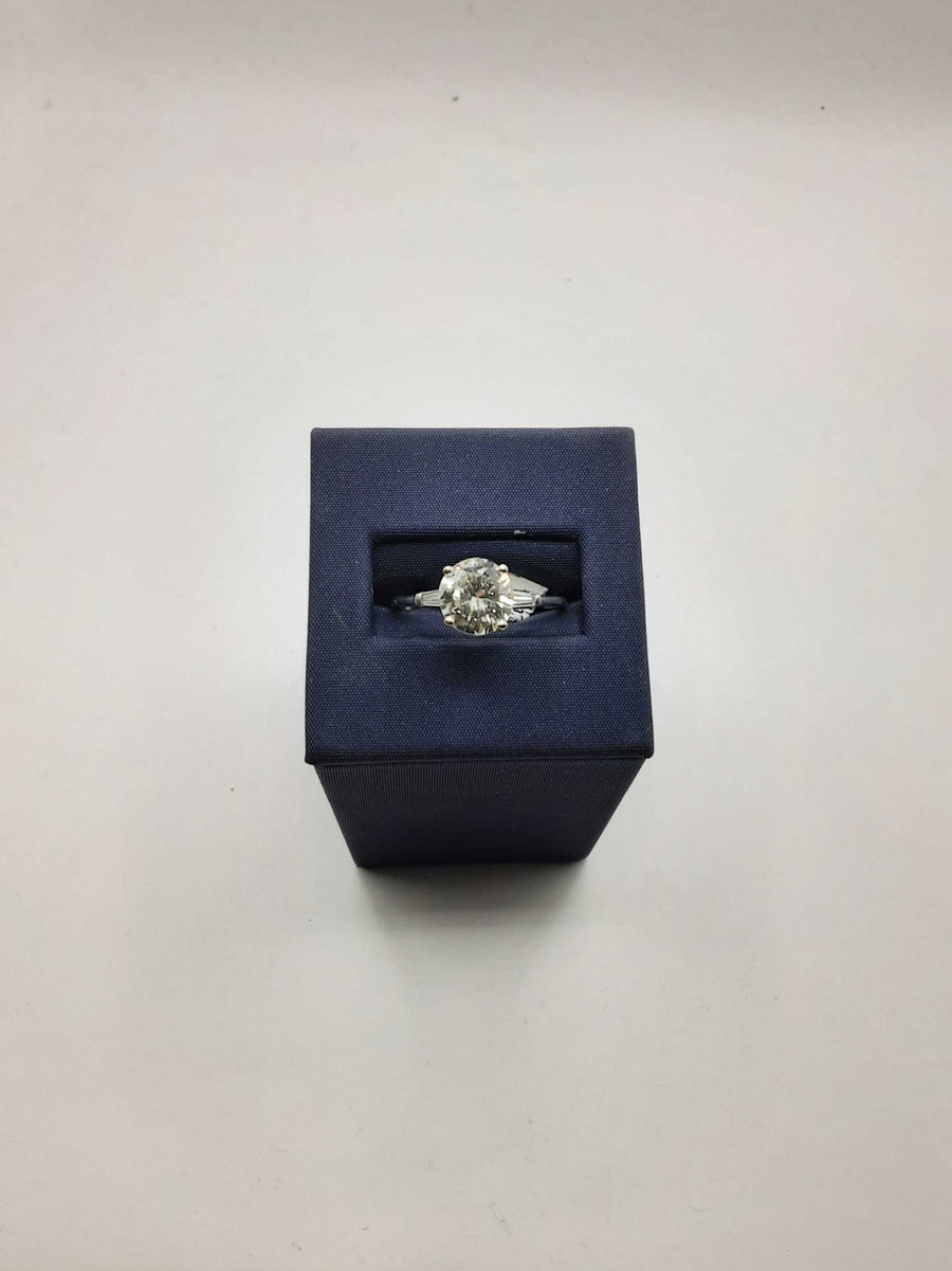 Women's Ring - Solitaire - Platinum 3.7 grams Size 9.5