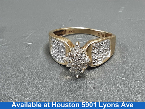 Women's Ring - Yellow Gold 10k (.417) 3.1 grams Size 6.5