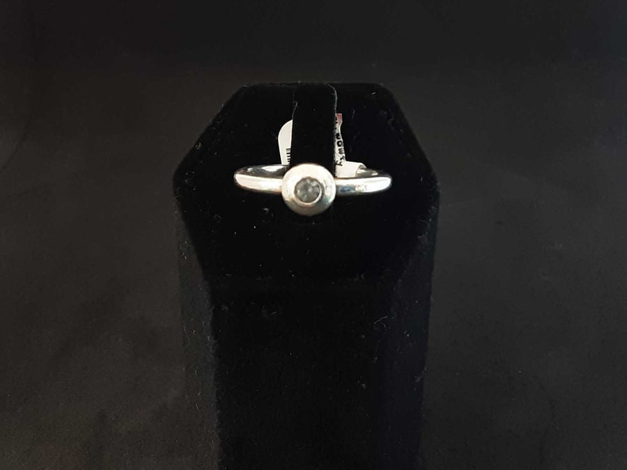 Women's Ring - Silver 3.3 grams Size 7.5