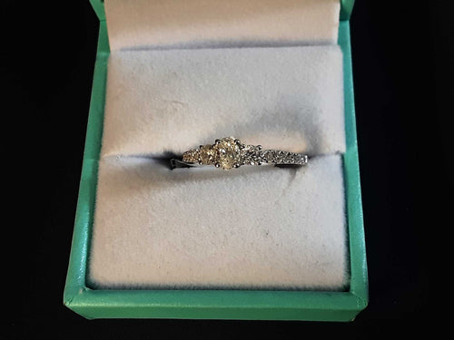 Women's Ring - White Gold 14k (.585) 2.7 grams Size 7