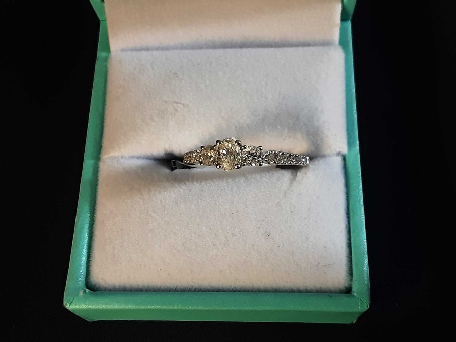 Women's Ring - White Gold 14k (.585) 2.7 grams Size 7