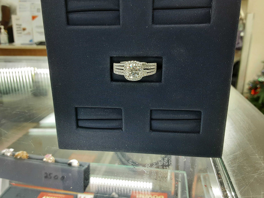 Women's Ring - White Gold 14k (.585) 4.9 grams Size 8