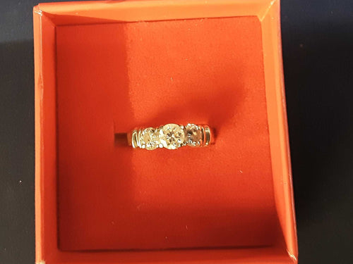 Women's Ring - Yellow Gold 14k (.585) 3.7 grams Size 5